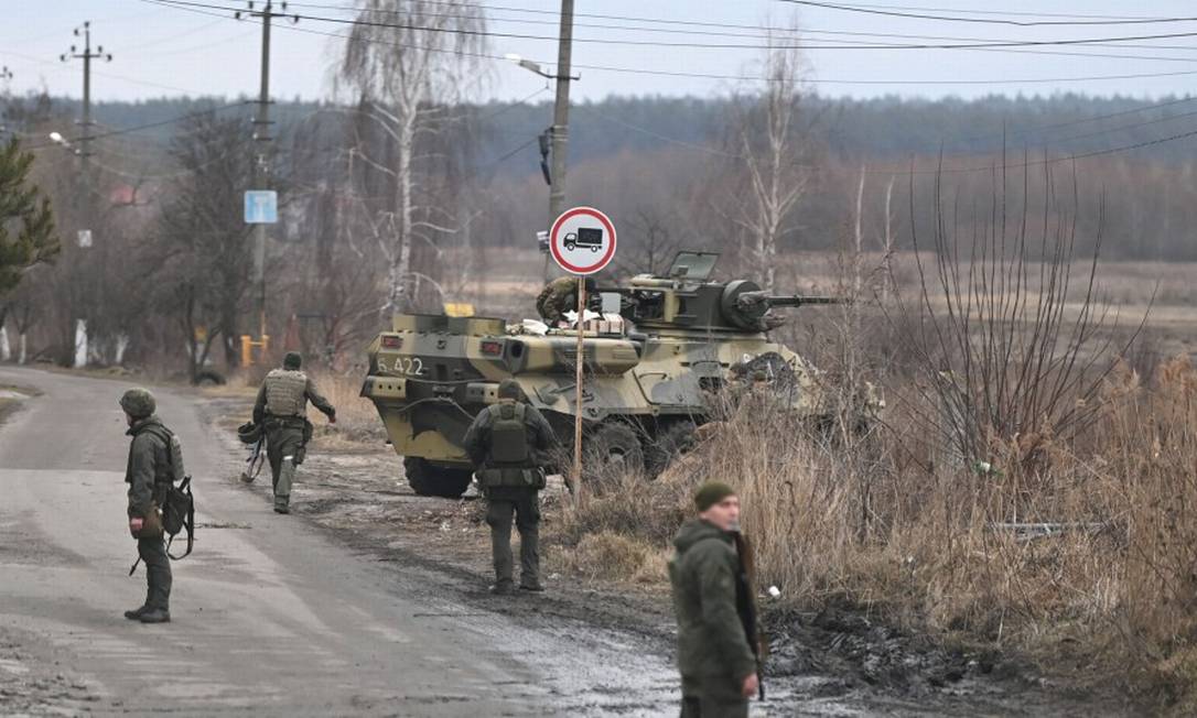 Forças ucranianas a Noroeste de Kiev Foto: DANIEL LEAL / AFP