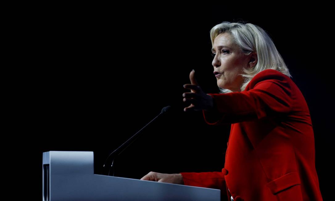 A líder de extrema direita e candidata presidencial francesa Marine Le Pen em um evento de campanha em Avignon, na França, na última quinta-feira Foto: CHRISTIAN HARTMANN / REUTERS