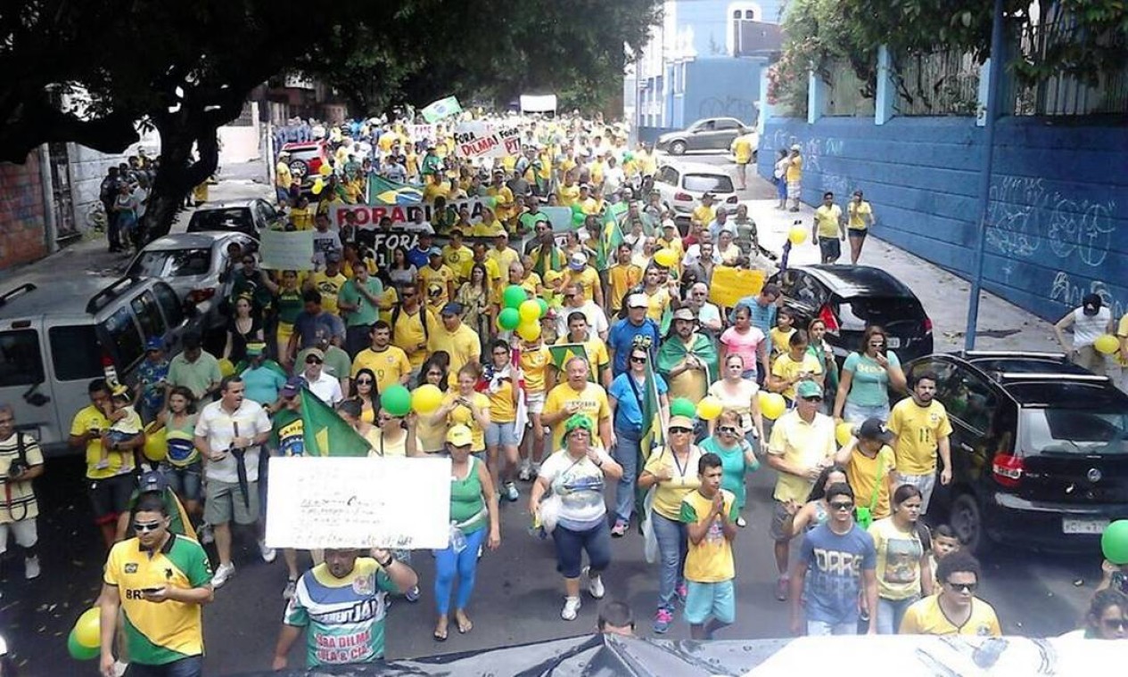 Manifestação em Manaus reuniu 500 pessoas, segundo os organizadores Foto: Natália Lucas