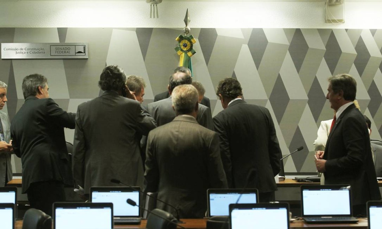 Senadores se inscrevem para participar da sabatina Foto: Jorge William / Agência O Globo