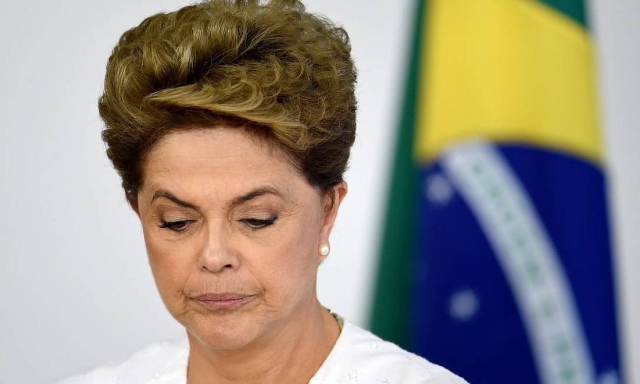 Em maio de 2016, Dilma é afastada da Presidência por 180 dias Foto: Evaristo Sá / AFP