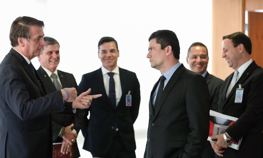 Presidente da República, Jair Bolsonaro durante audiência com Sergio Moro, Ministro de Estado da Justiça e Segurança. Foto: Marcos Correa / PR