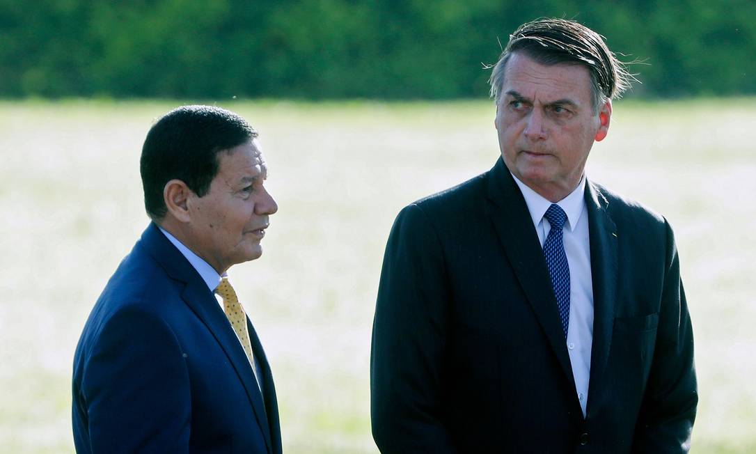 O presidente Jair Bolsonaro e o vice Hamilton Mourao Foto: Sergio Lima / AFP/23/04/2019 