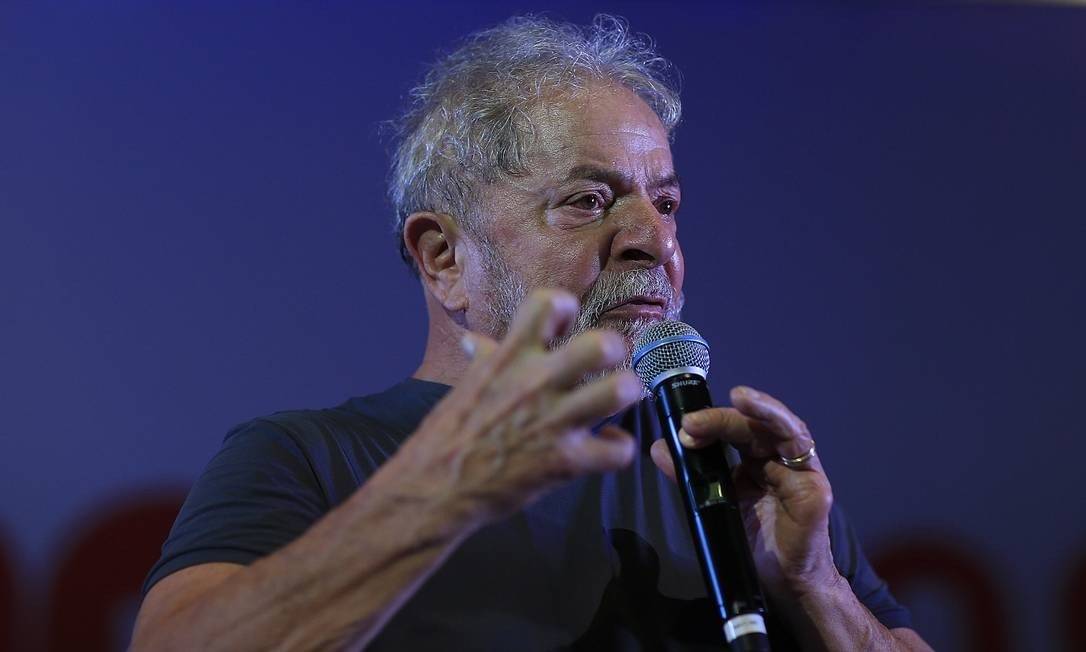 Lula durante celebração dos 38 anos do PT Foto: Edilson Dantas / Agência O Globo