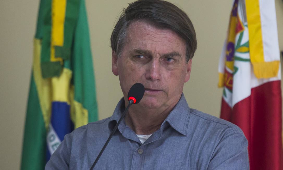 Bolsonaro argumentou que militares não têm direito a hora extra e FGTS Foto: Edilson Dantas / Agência O Globo