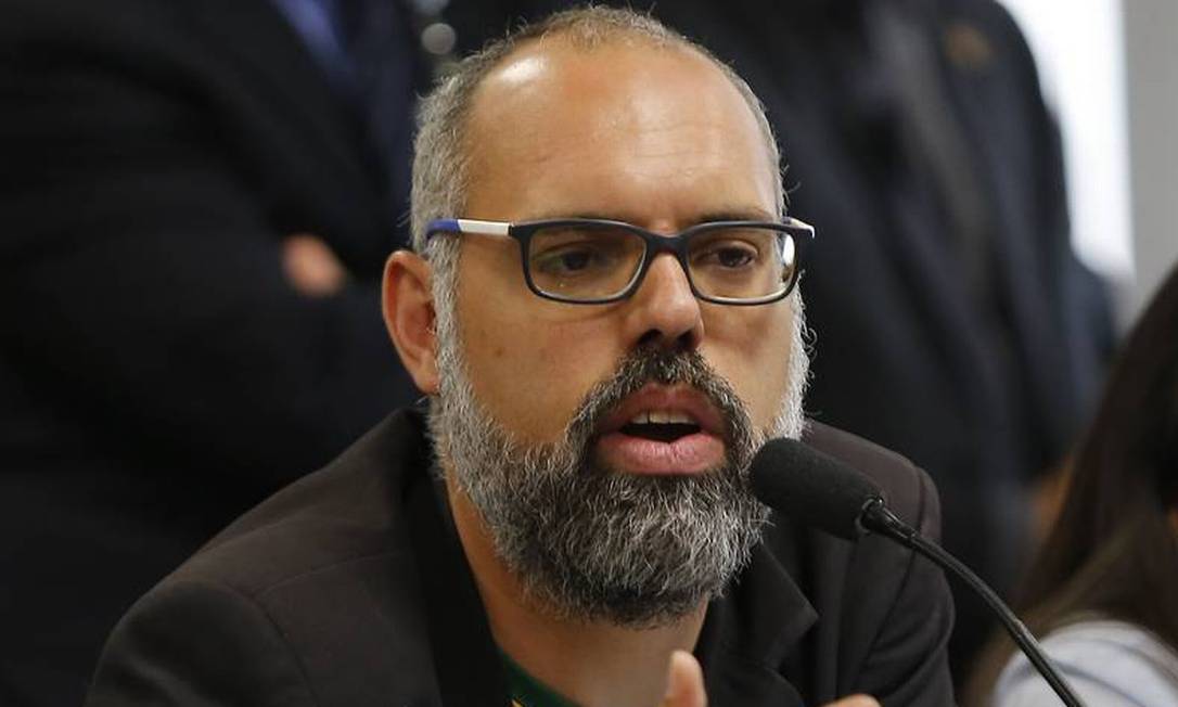 O dono do site Terça Livre, Allan dos Santos, em depoimento na CPMI das Fake News Foto: Jorge William/Agência O Globo/05-11-2019