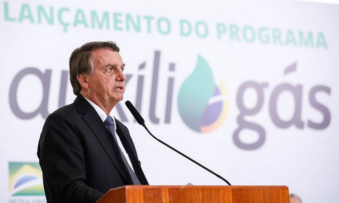 O presidente Jair Bolsonaro (PL) durante a cerimônia de lançamento do auxílio-gás, no Palácio do Planalto Foto: Alan Santos / PR