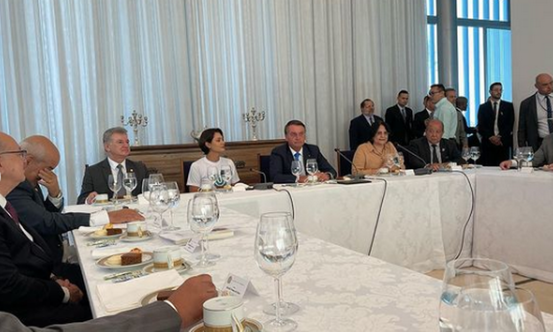 O presidente Jair Bolsonaro durante café da manhã com pastores no Palácio do Alvorada nesta quarta-feira Foto: Reprodução 