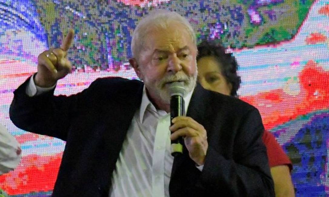 Planos. O ex-presidente Lula durante evento em Juiz de Fora (MG), onde voltou a defender o fim do teto de gastos Foto: WASHINGTON ALVES / REUTERS / 11/05/2022
