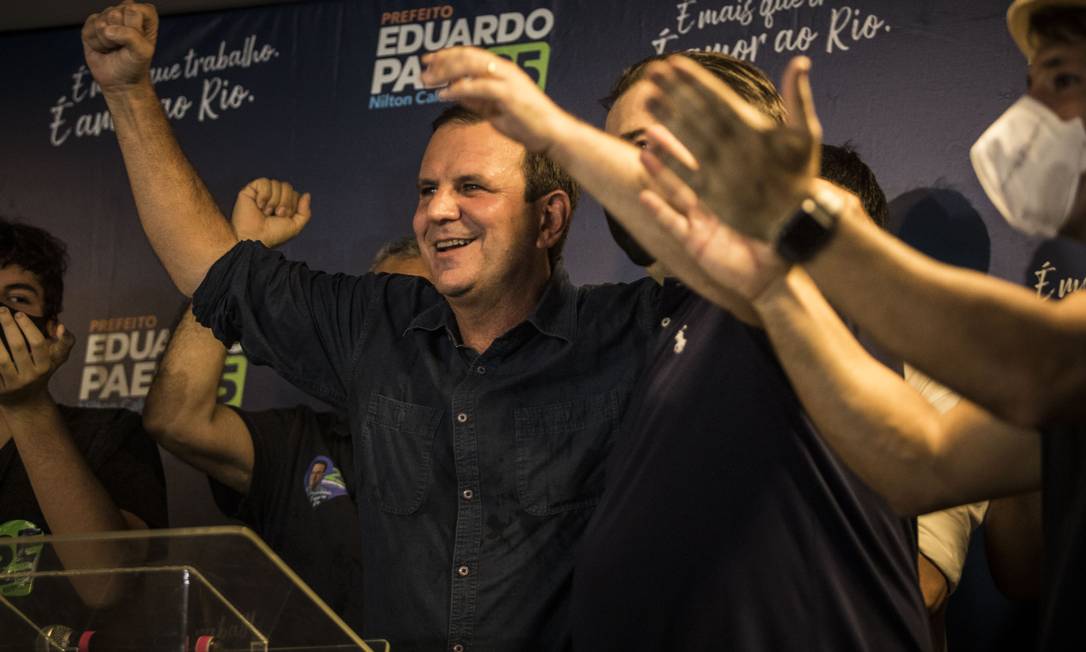 Eduardo Paes (DEM) celebra a vitória no segundo turno das eleições municipais no Rio Foto: Foto: Guito Moreto/Agência O Globo