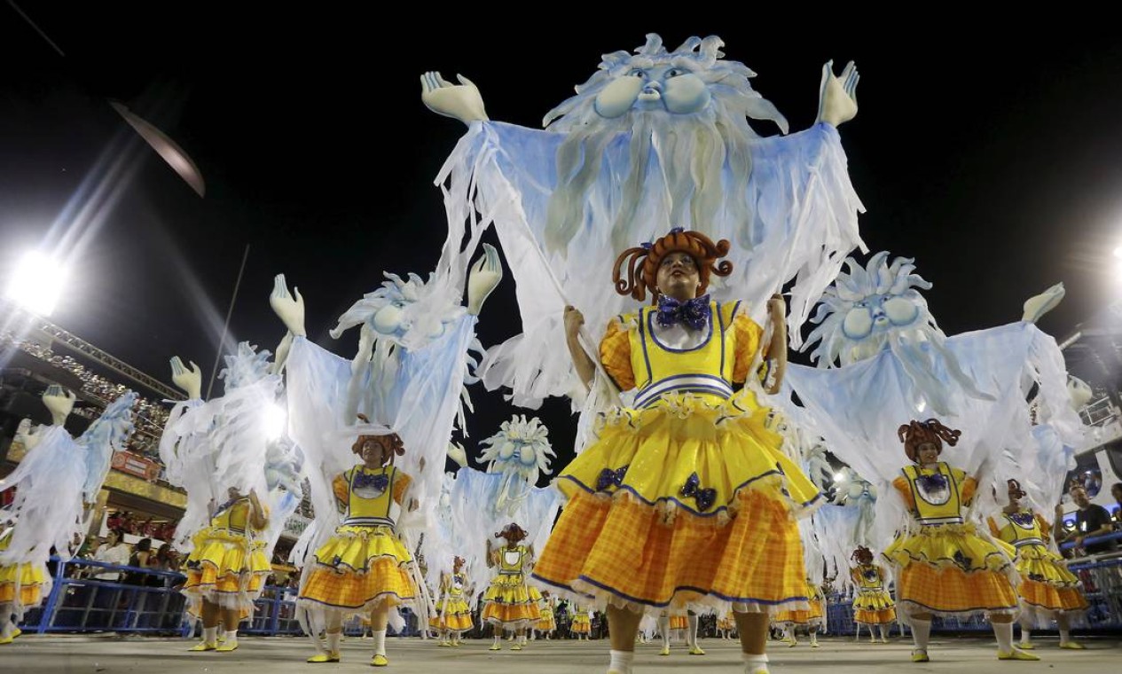 Ala da Unidos da Tijuca explora contraste de cores na Sapucaí Foto: Antonio Scorza / Agência O Globo
