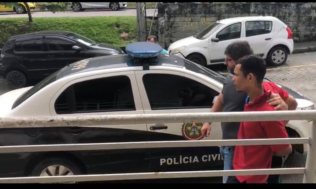 Policiais prendem homem por agressão e ameaça à ex-mulher Foto: Divulgação - PCERJ