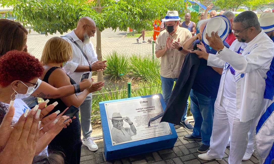 Prefeito inaugura placa de homenagem a Monarco no Parque de Madureira Foto: Larissa Medeiros / Agência O Globo