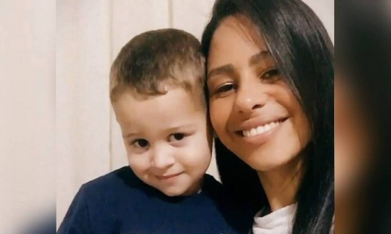 Mulher que matou filhos a facadas na Baixada é transferida para hospital psiquiátrico
