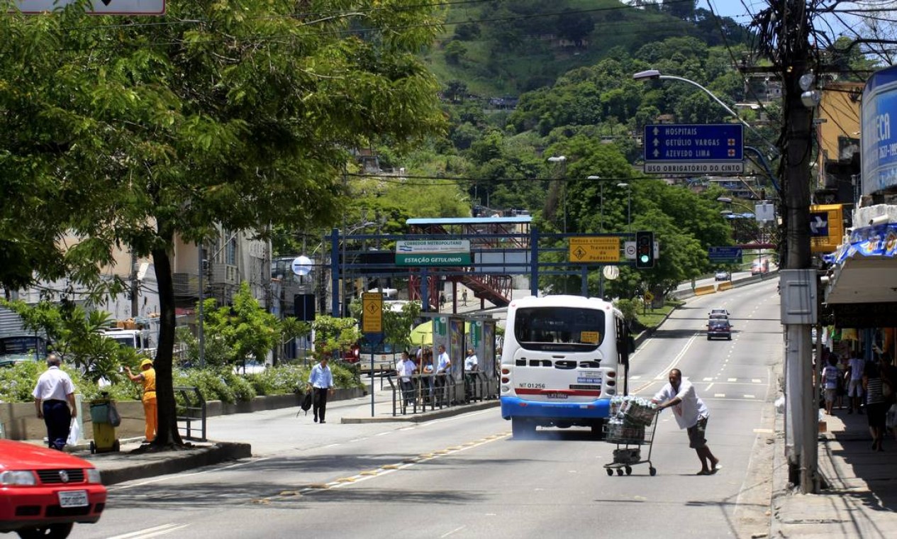 Alameda São Boaventura terá duas faixas na pista sentido São Gonçalo fechadas partir de setembro Alameda São Boaventura terá duas faixas na pista sentido São Gonçalo fechadas partir de setembro