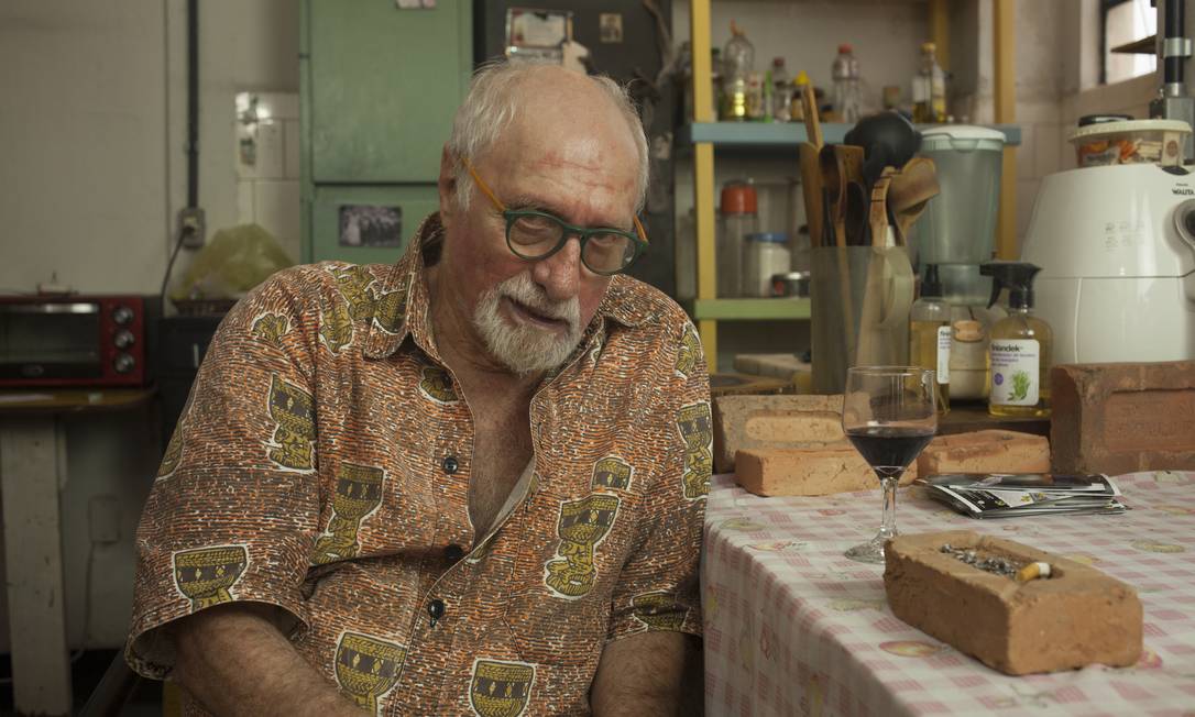 Documentário explora lado íntimo de Paulo