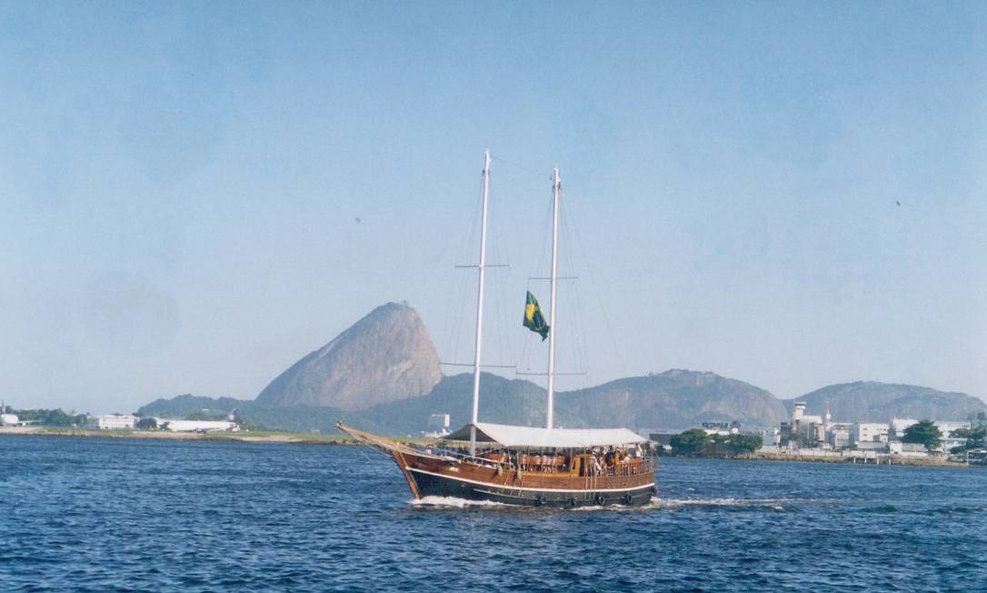 Passeio de barco na Baía de Guanabara: atração para grupo limitado na pandemia Foto: Divulgação