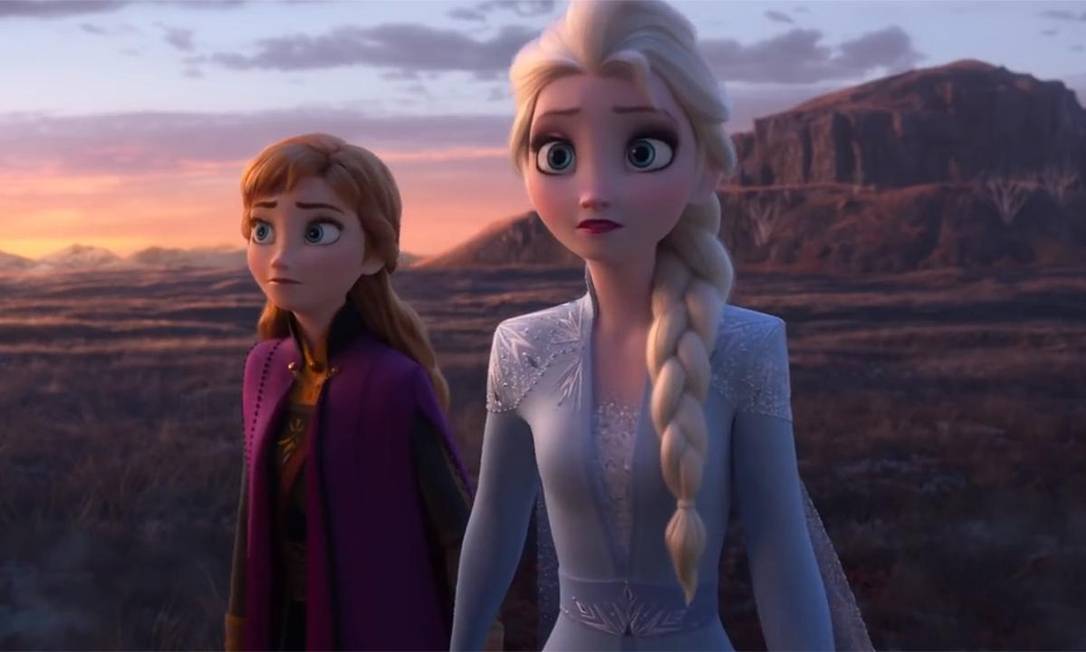 Elsa e Anna em cena de "Frozen 2" Foto: Divulgação