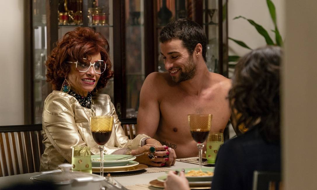 De perto ela não é normal' é filme com climão de comédia televisiva - Jornal O Globo