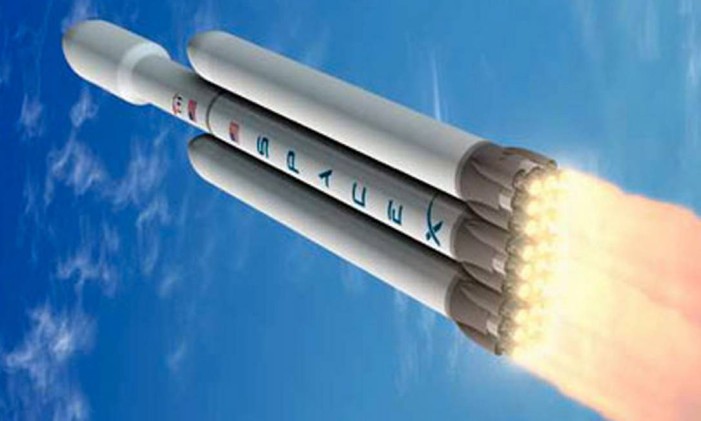 O foguete Falcon Heavy, em desenvolvimento pela empresa americana SpaceX Foto: SpaceX