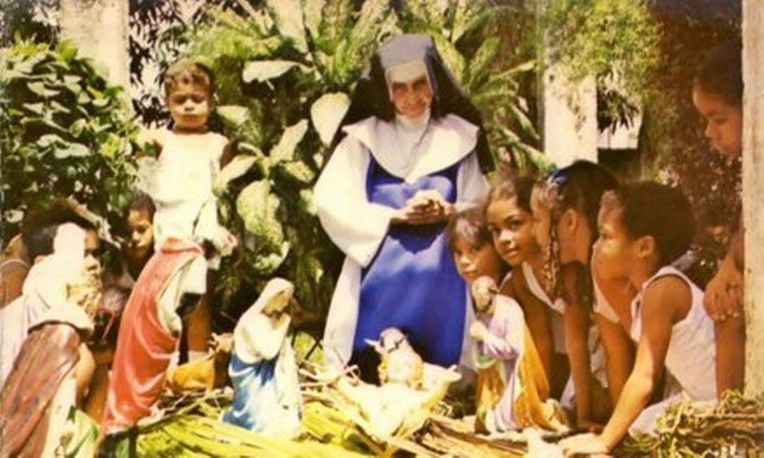 Irmã Dulce comemora o Natal com as crianças do Centro Educacional Santo Antônio Foto: Divulgação